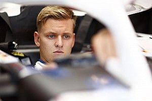 Schumacher: Points would be "amazing" in rookie F1 season