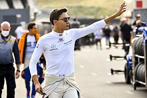 Russell recalls meeting "superhero" Hamilton for the first time