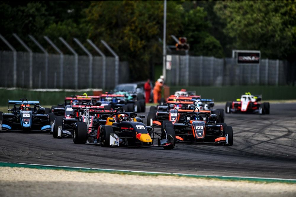 Euroformula Open Imola: Stanek, Crawford'un hemen önünde kazandı, Cem 4. oldu