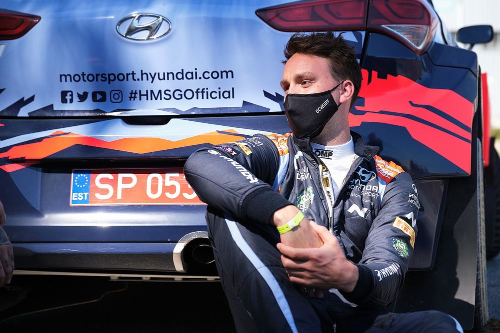 WRC2 pilotu Veiby, spordan 6 ay men edildi