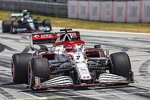 Vettel: Beszélnem kell Kimivel!