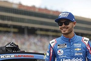 Hendrick extends Larson NASCAR contract to the end of 2023