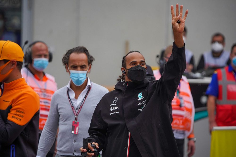 Hamilton Kurang Suka F1 GP Inggris Dipadati Penonton