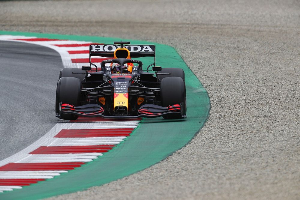 Verstappen: "Mercedes veloci con le mescole più morbide"