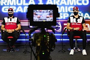 В Alfa Romeo объяснили, как будут выбирать пилота на 2022 год