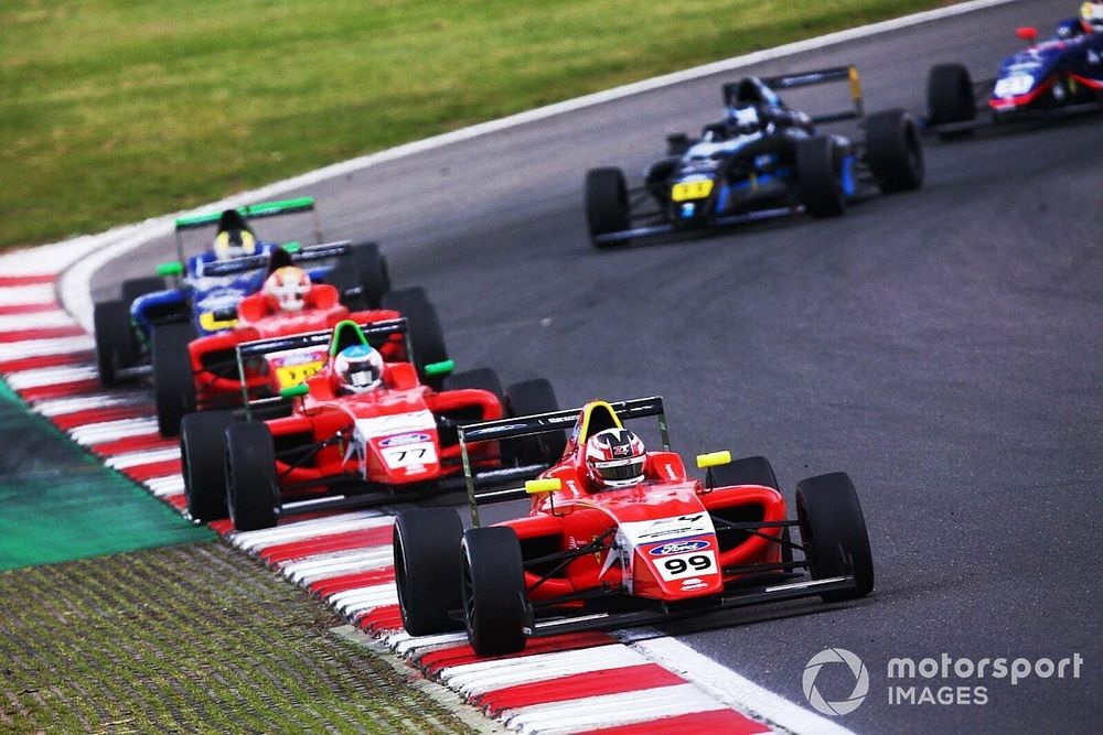 Biliński siódmy w Brands Hatch