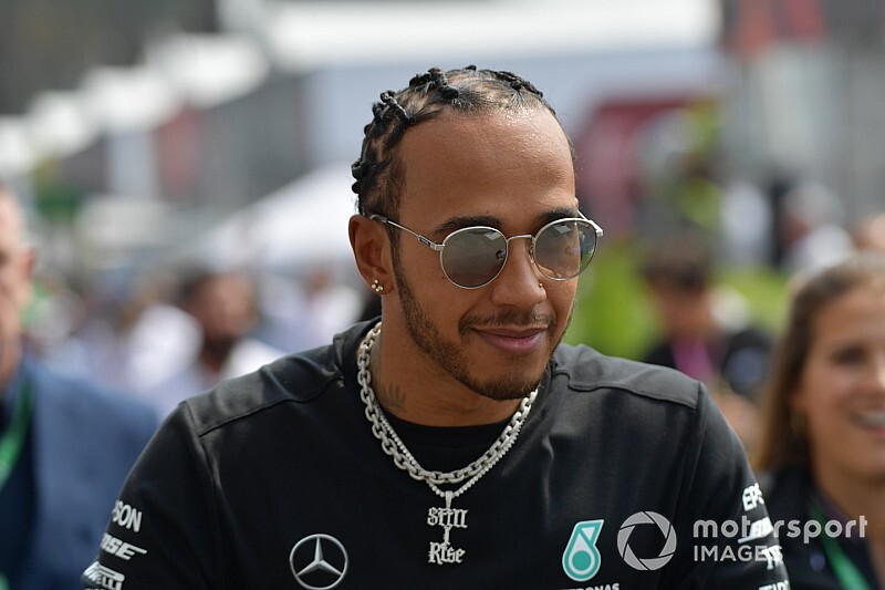 Hamilton nagyon izgatott a rossis csere miatt