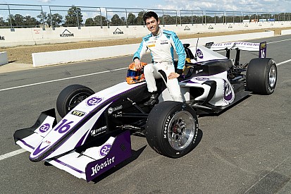 Fisichella, Aitken turn first S5000 laps