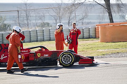 Sima Mercedes 1-2 Barcelonában a harmadik tesztnapon, gondjai vannak a Ferrarinak?