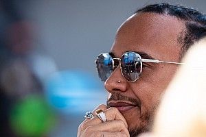 Hamilton verwacht “stressvolle” onderhandelingen nieuwe F1-deal