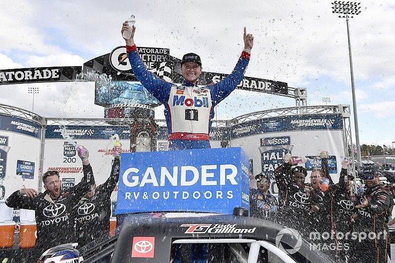 Todd Gilliland earns first win in wild Martinsville Truck race