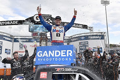 Todd Gilliland earns first win in wild Martinsville Truck race