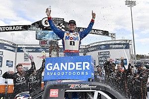 Todd Gilliland earns first win in wild Martinsville Truck race