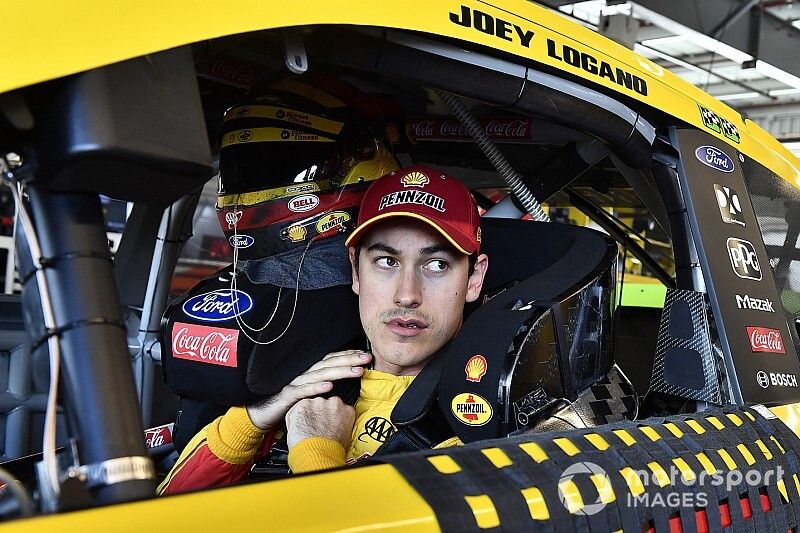  Joey Logano, Team Penske, Ford Mustang Shell Pennzoil