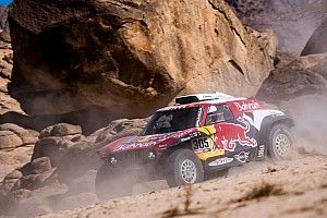 Sainz est à l'attaque, Al-Attiyah patiente