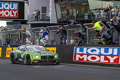 Bentley consegue primeira vitória em Bathurst; carro de Fraga termina em sexto