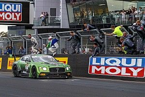 Bentley consegue primeira vitória em Bathurst; carro de Fraga termina em sexto