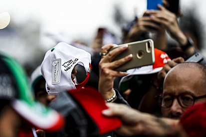 Barrichello és Button trollkodása a mexikói rajtrácson