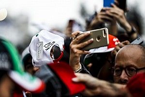 Barrichello és Button trollkodása a mexikói rajtrácson