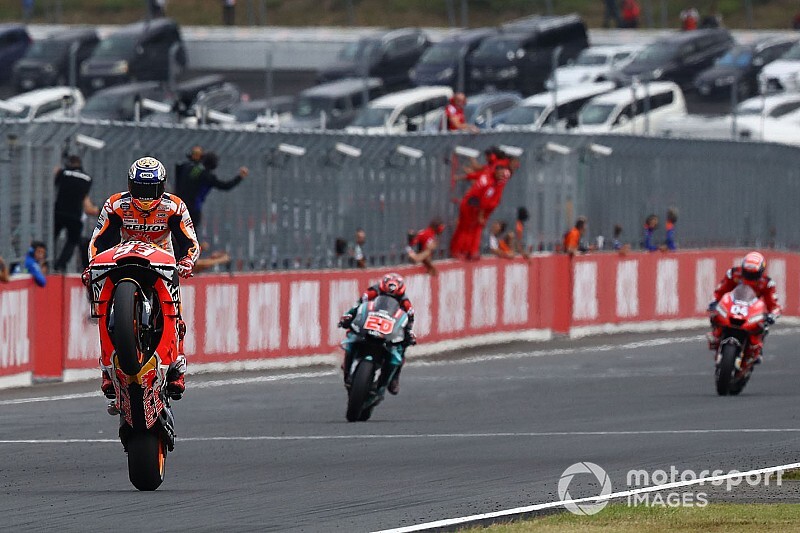 Márquez logra el décimo triunfo en Motegi; Honda el título de constructores