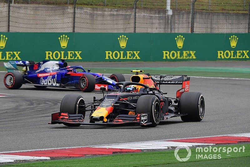 Pierre Gasly, Red Bull Racing RB15, Daniil Kvyat, Toro Rosso STR14