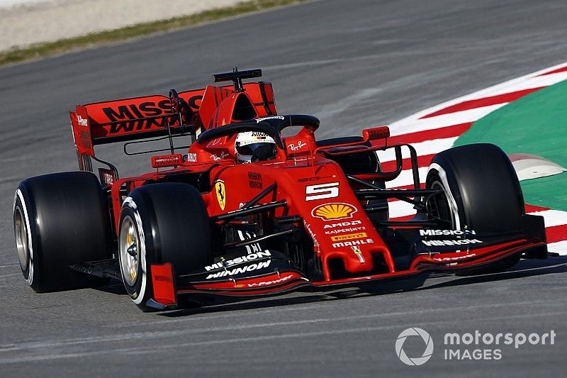 Vettel snelste op ochtend eerste testdag, vijfde tijd Verstappen