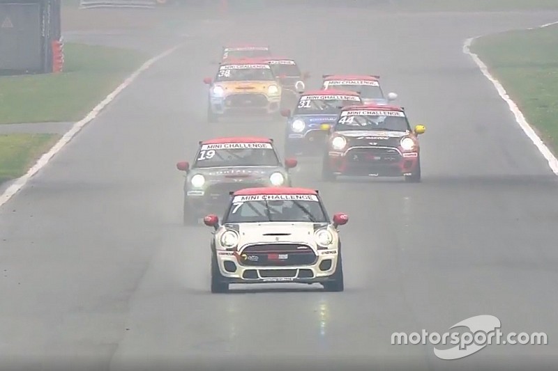 Mini Challenge, Monza, Gara 1: Tramontozzi domina sotto l'acqua