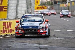 Michelisz nyerte az első portugál futamot, Guerrieri egyre közelebb