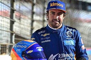 Алонсо примет участие в тестах IndyCar на овале в Индианаполисе