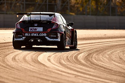 Герьери выиграл первую гонку сезона WTCR, лидируя от старта до финиша