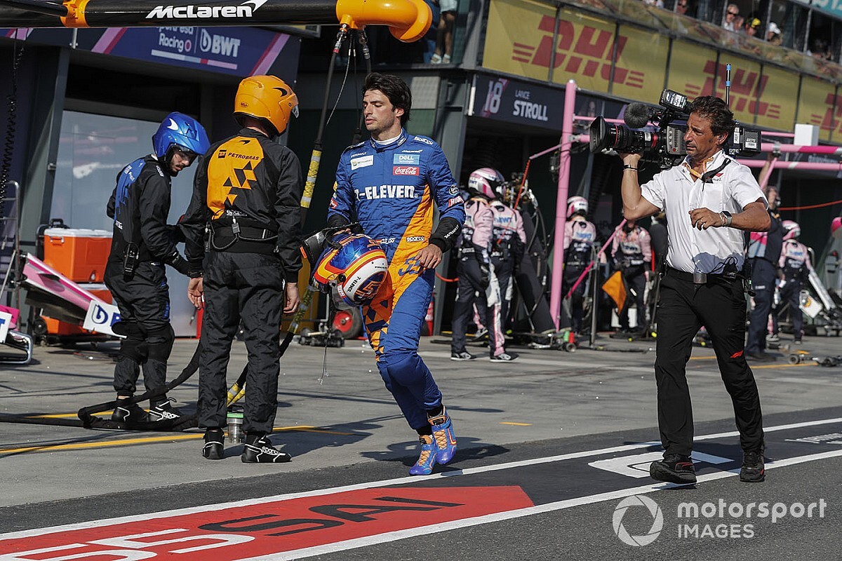Videón Sainz látványos elfüstölése a McLarennel Ausztráliából