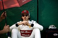 La carrera de Giovinazzi comprometida por un da&ntilde;o en el piso de su chasis