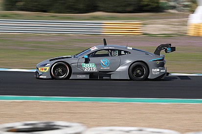 Первые километры Aston Martin Vantage DTM: видео