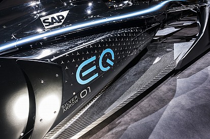 Mercedes назовет своих пилотов в Формуле Е 11 сентября