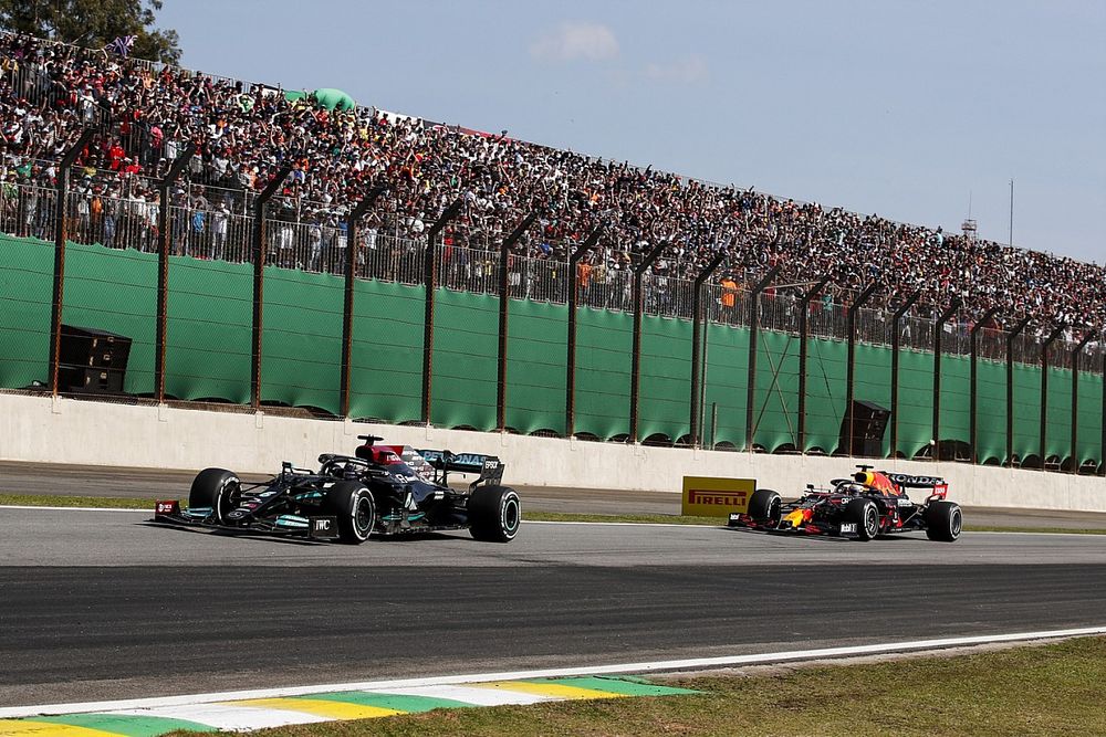Sainz: Gravel traps would have solved Verstappen/Hamilton incident