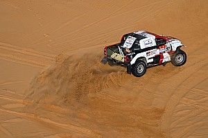 De Villiers lidera un 1-2-3 de Toyota en la etapa 9