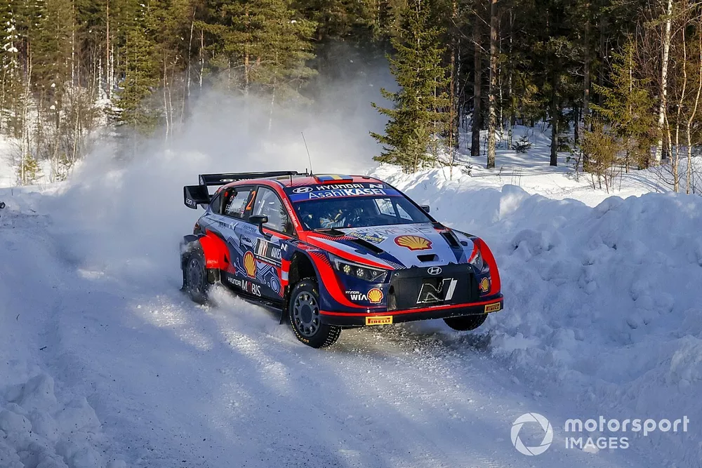 Oliver Solberg, Elliott Edmondson, Hyundai World Rally Team Hyundai i20 N Rally1