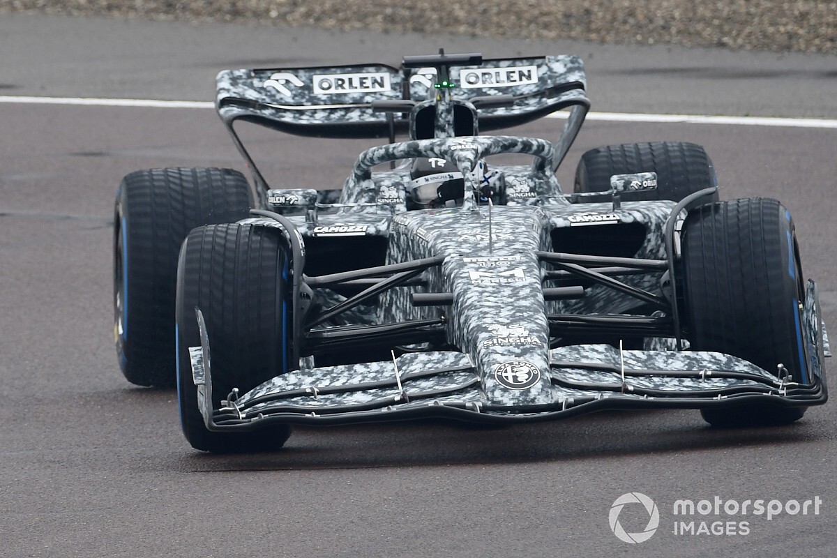 Fotogallery F1 | Alfa Romeo C42 fa l'esordio a Fiorano a sorpresa