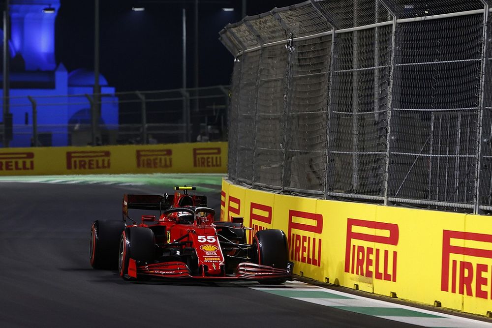 Carlos Sainz Jr., Ferrari SF21