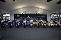 GALERÍA: Los 9 amores de Valentino Rossi se reúnen en Valencia 