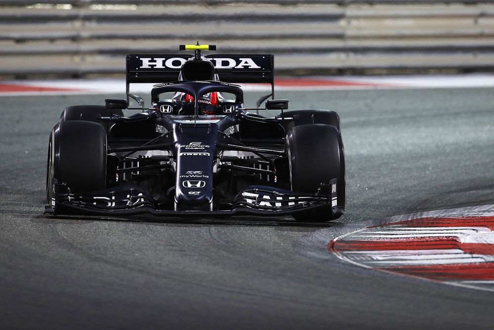 Gasly wist niet tegen wie hij racete na safety car in Abu Dhabi
