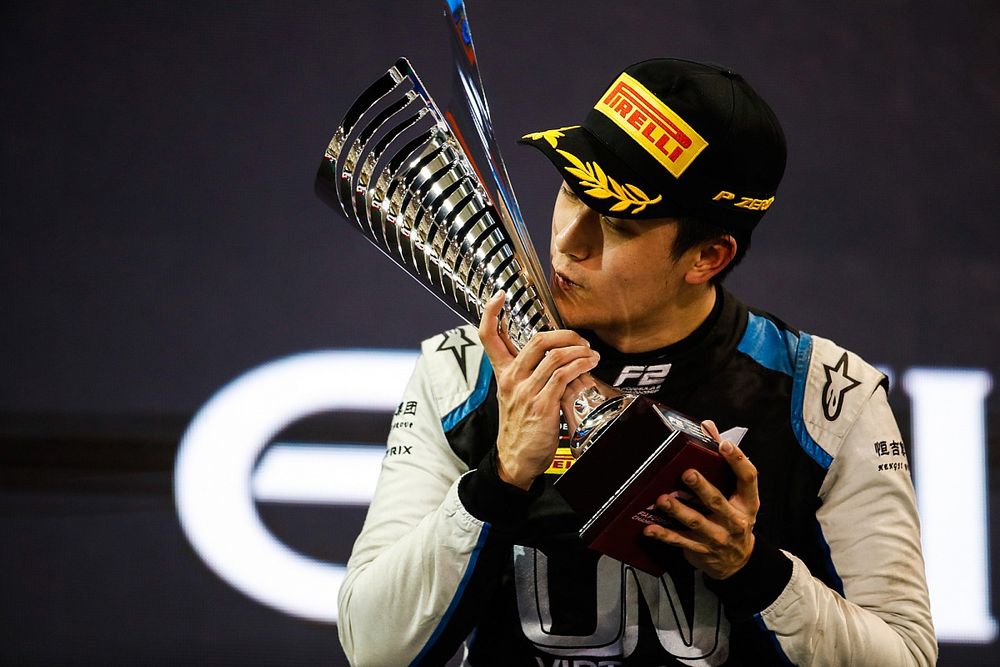周冠宇F1生涯启航,代表阿尔法·罗密欧参加阿布扎比测试