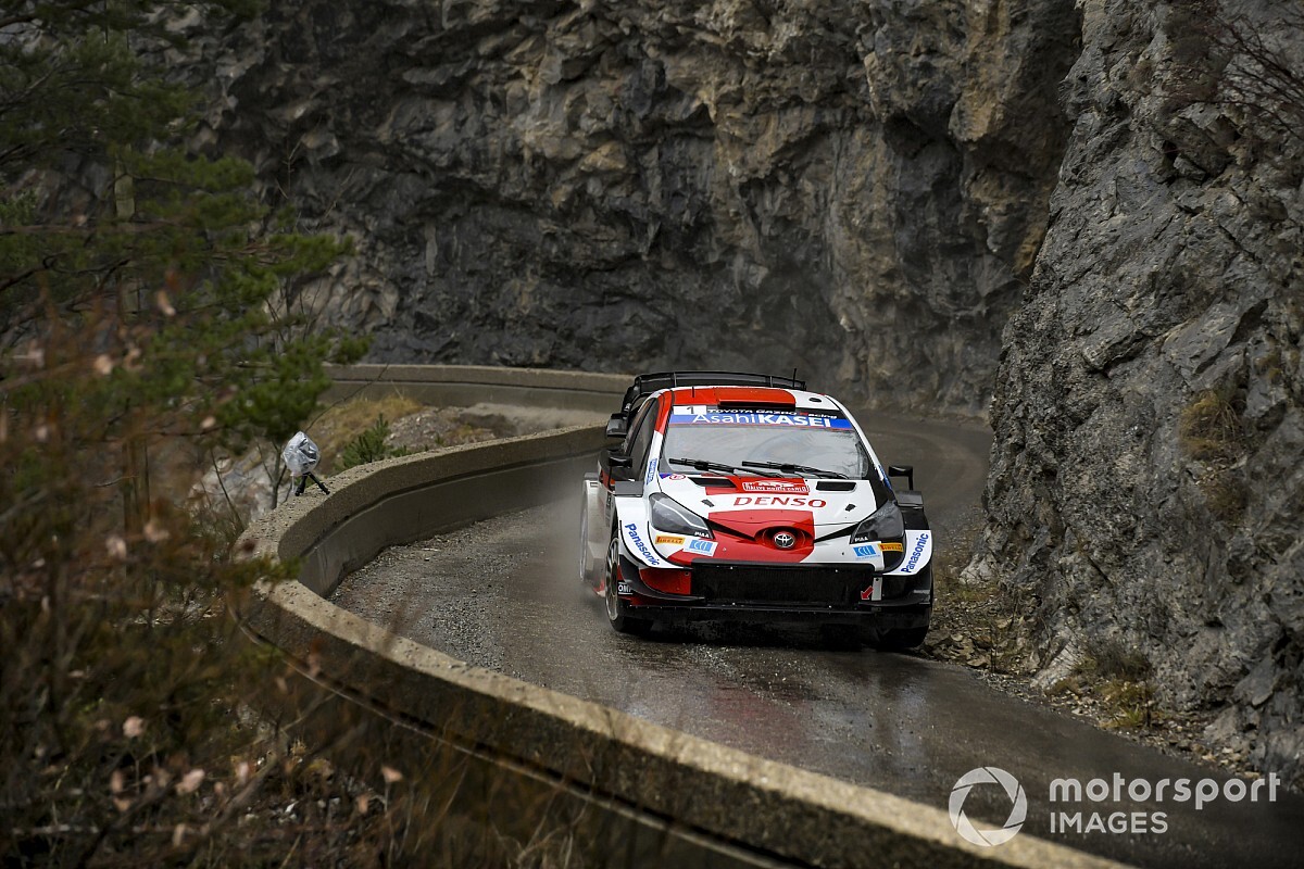 WRC, Monte-Carlo, PS11: Ogier chiude davanti a Evans