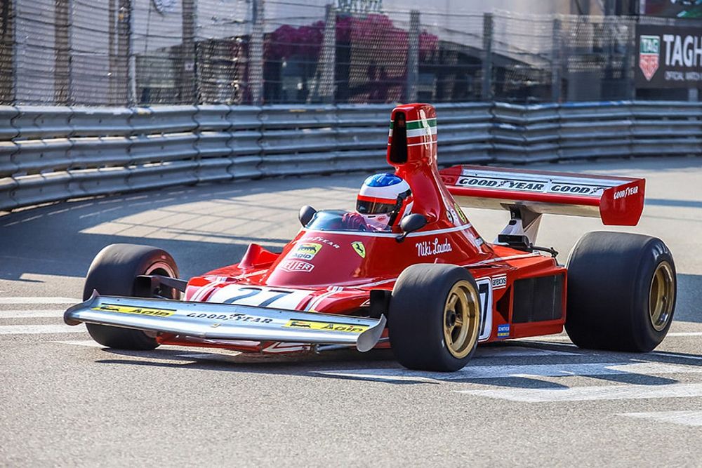 Алези на Ferrari стартовал в историческом Гран При Монако. Само собой, ничего хорошего из этого не вышло
