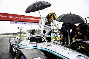 Mercedes explica el absurdo error que les costó la pole en Valencia