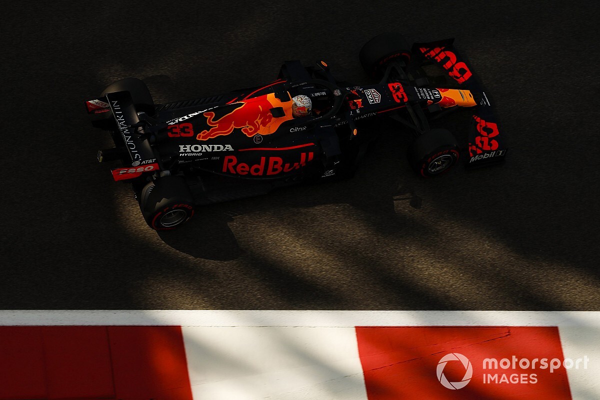 Verstappen: "Mercedes'le yarışabilmemiz için yapmamız gereken şeyler var"