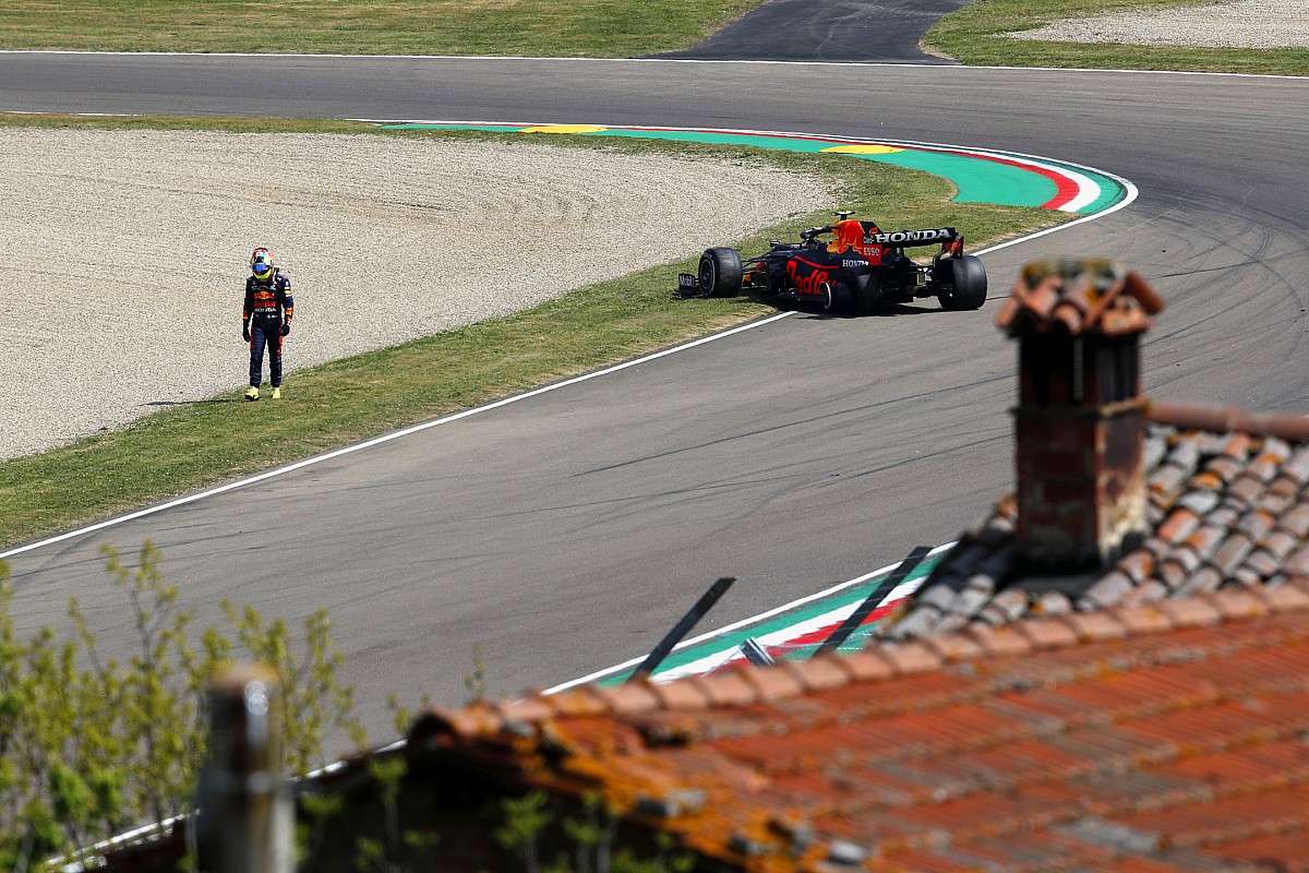Bottas lidera una intensa y accidentada FP1 en Imola