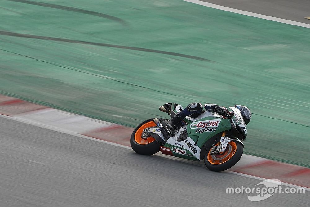 Fotos: los pilotos de MotoGP toman Barcelona y estrenan la nueva curva 10