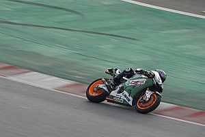 Fotos: los pilotos de MotoGP toman Barcelona y estrenan la nueva curva 10