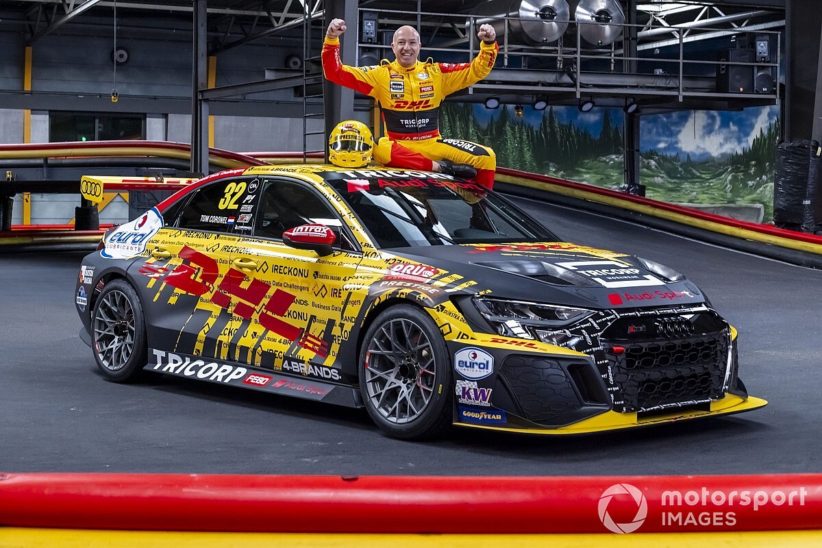 Tom Coronel met ‘gecamoufleerde’ Audi in FIA WTCR